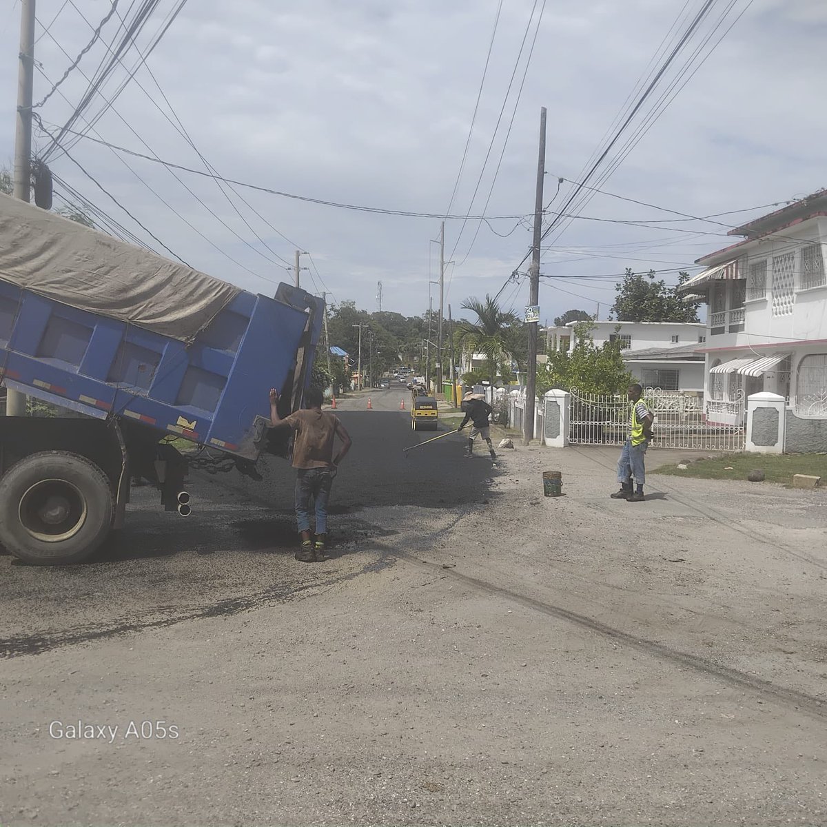 matthewsamuda's tweet photo. The work continues in Buckfield … #NESA #OchoRios @nesa_jlp #NESA 

#NESARoads https://t.co/TIrK1sSpg8