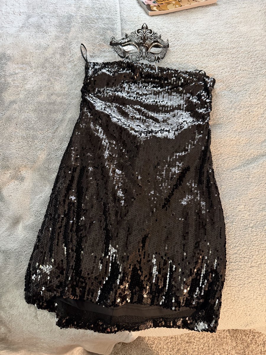 Temptingfaye's tweet photo. The dress is ready, the mask is on... who's ready to see the full look? 🎭🔥 https://t.co/d3WTf0LS1V