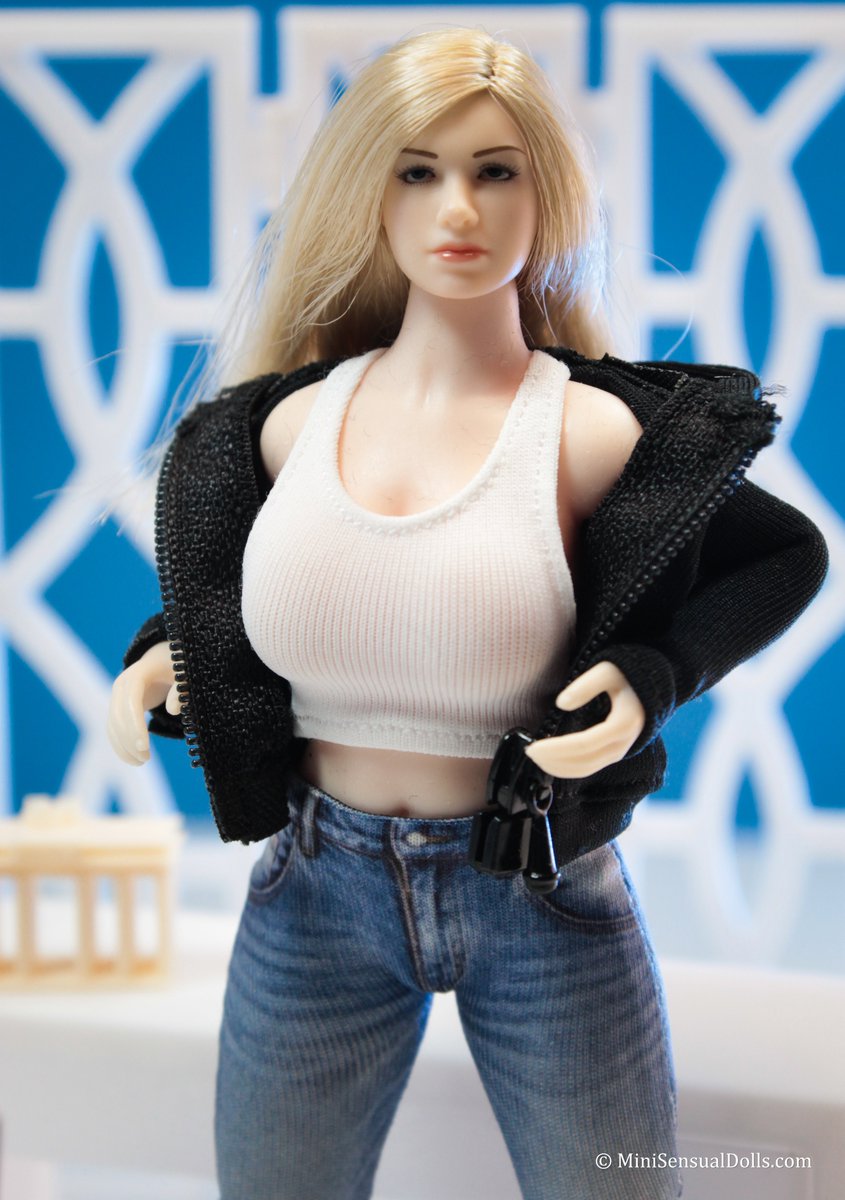 MiniSensualDoll's tweet photo. Sofie is looking a little more casual today. 🤍
I really like this closer shot, the white top, jeans, and open black jacket give her a much more modern everyday look, while still keeping that miniature fashion feel.
Tiny model, big attitude. 📸
#tbleague #DollPhotography #doll #tbleaguephotography #dollphotogallery