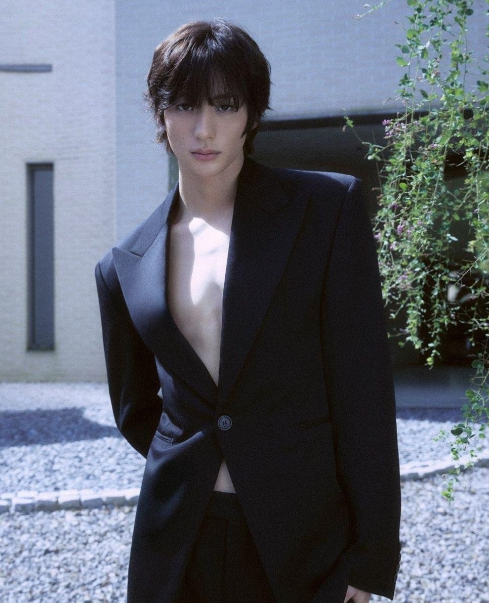 riize_archives's tweet photo. ANTON will attend the Yves Saint Laurent SS27 show at Paris Fashion Week, on September 30th at 4AM KST. https://t.co/6DMX6GckUn