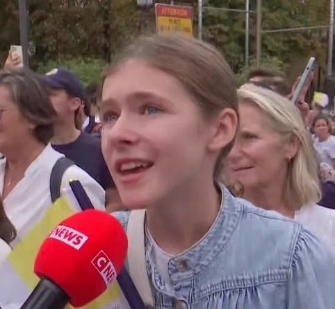 Sachinettiyil's tweet photo. A 12-year-old girl named Jeanne, who lost her father when she was 9, said after seeing Pope Leo XIV that she felt as if she were with her dad because “he represents Jesus, and Jesus is with my dad in heaven.” https://t.co/bl3EfBuPOc