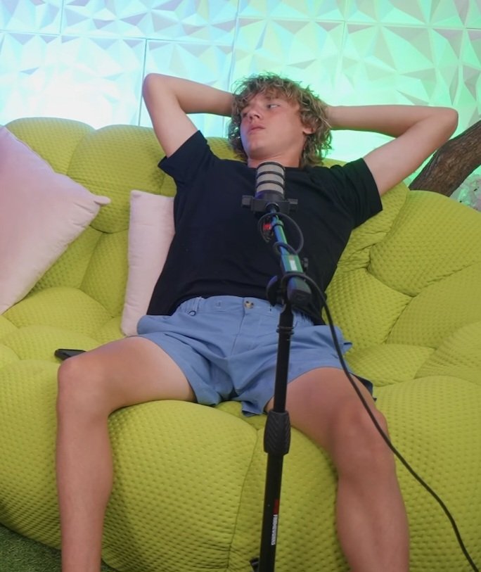 crtysdk's tweet photo. he loves being a boy, he loves to manspread https://t.co/MK75sdK92o