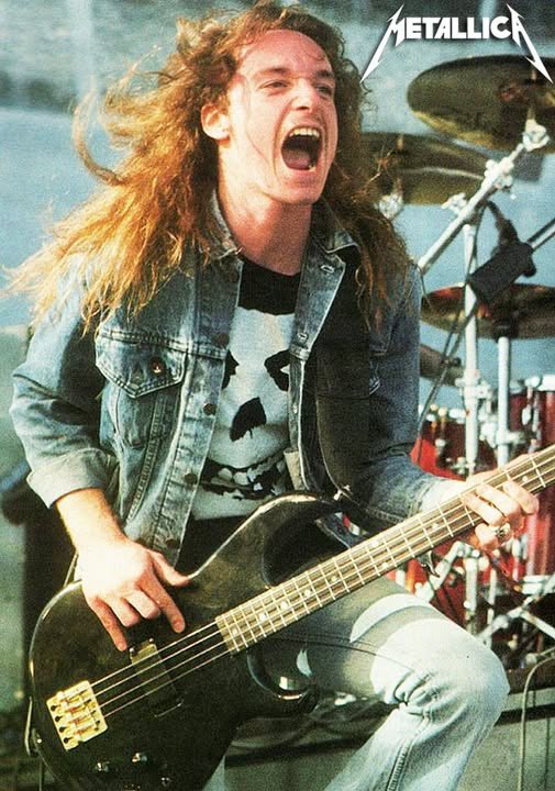 Gin_A66's tweet photo. #NowPlaying
「Ride the Lightning」(1984)⚡︎
#METALLICA 
🎙️&amp;R🎸-James Hetfield🇺🇸
L🎸-Kirk Hammett🇺🇸🇵🇭
B🎸-Cliff Burton🇺🇸✝️🙏
🥁-Lars Ulrich🇩🇰🇺🇸
40年前の昨日(9/27)がクリフの命日ということで、改めて追悼を込めて聞き返します🎧🤘
#RIPCliff
👇#CliffEmAll
https://t.co/vykGFxUnSE https://t.co/OW7XSQsaiz