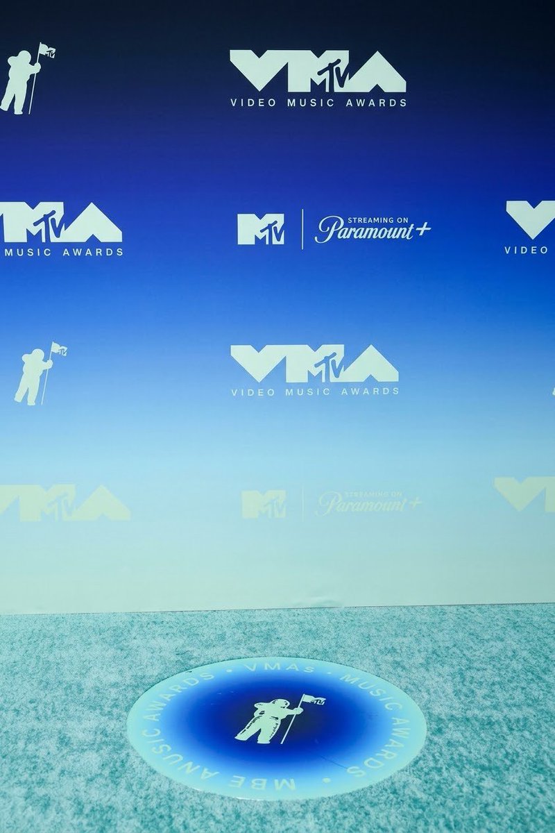 divamcrae_'s tweet photo. Tate McRae stuns at the 2026 #VMAs https://t.co/B28PPulnzf