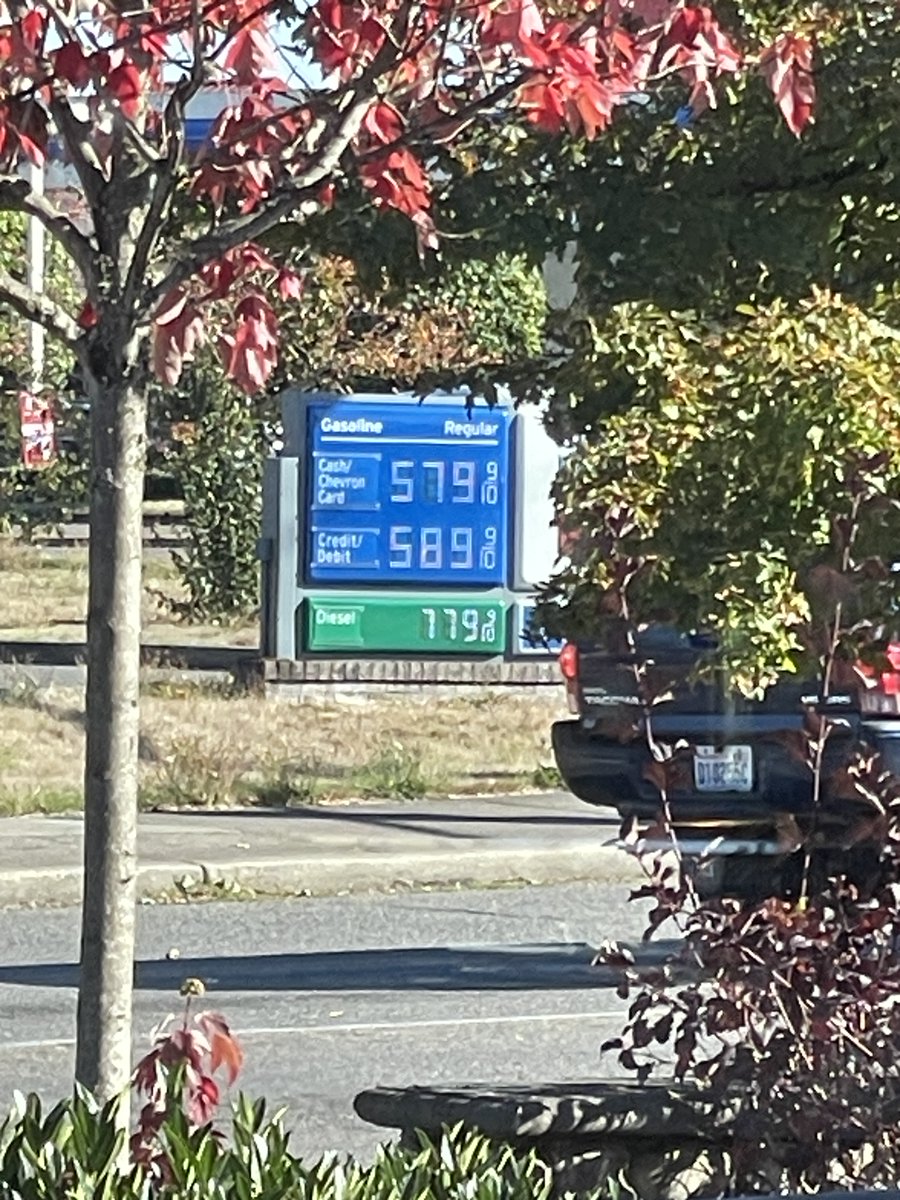 michellezenner's tweet photo. #PacNW #fuel #gasprices #wastate #diesel https://t.co/G2Gmq4gzLd