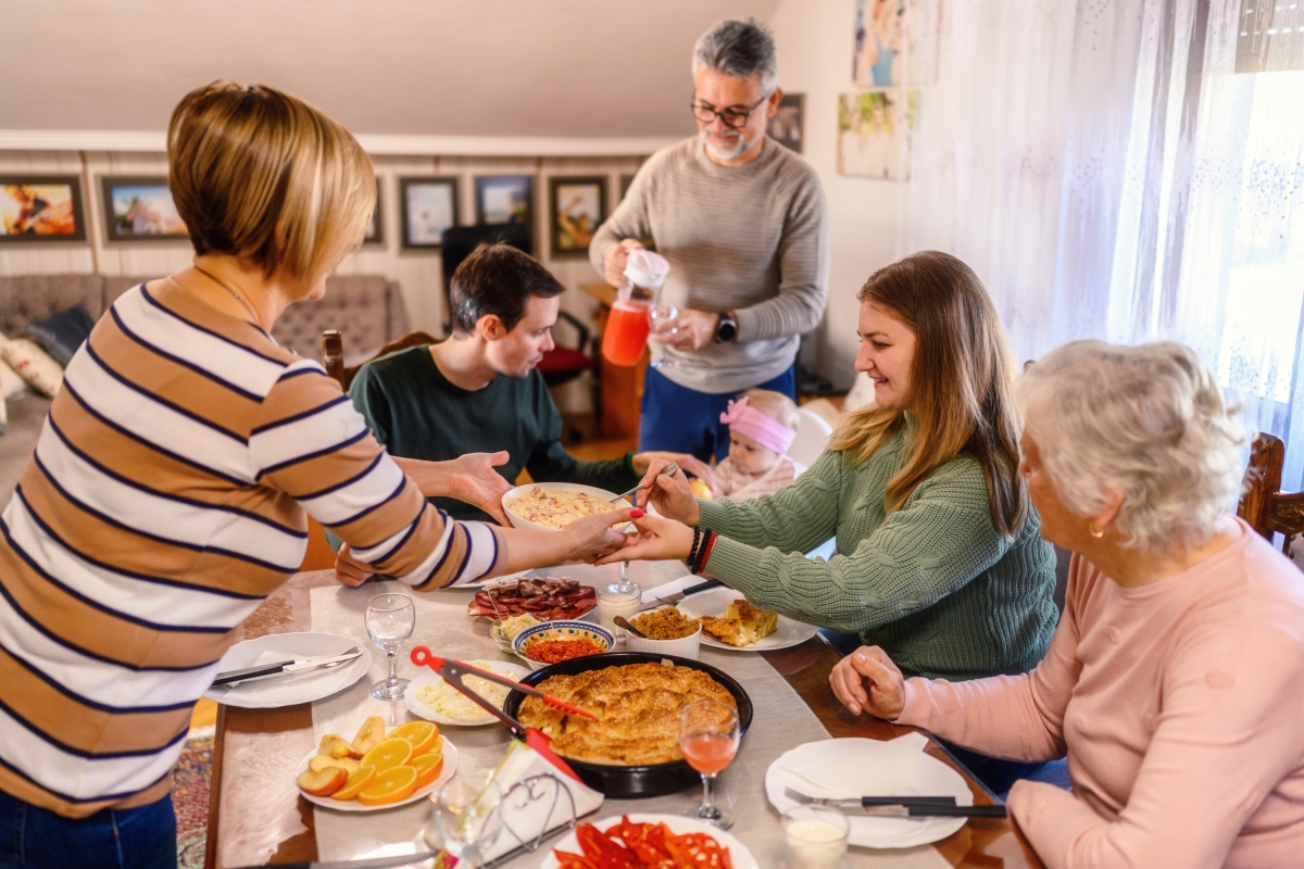 JenaeTobiahpy's tweet photo. Un sábado con la familia: risas, pizza casera y juegos de mesa. Lo mejor de la vida es estos momentos simples y cálidos. https://t.co/oD1qEc5g8b