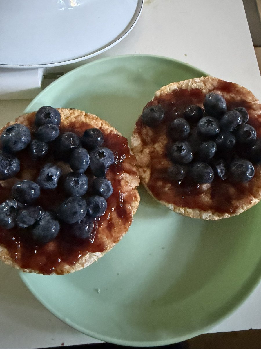 sjibzet's tweet photo. I need to stop this taste so bad https://t.co/03cJezuy9H