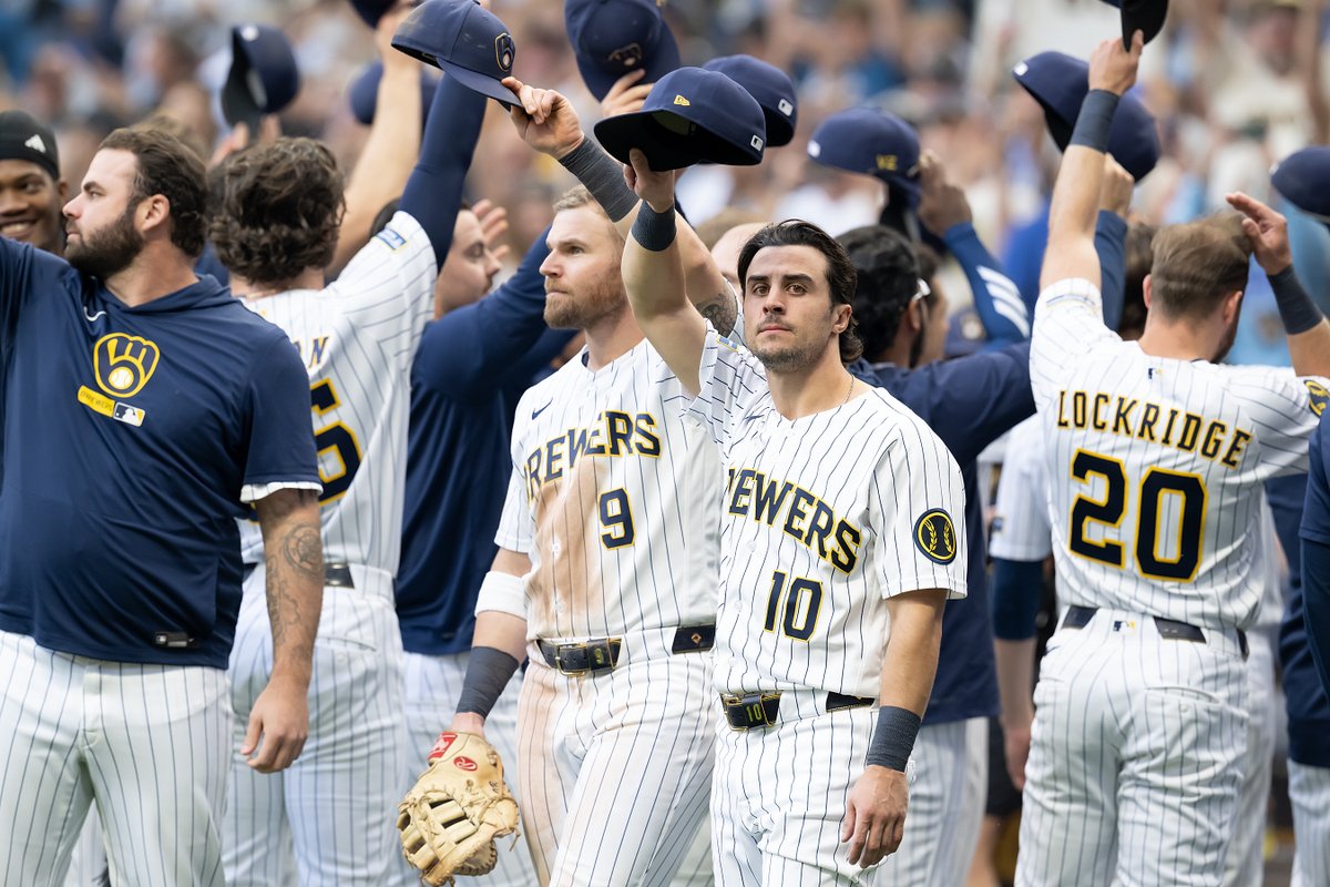 Brewers's tweet photo. 103 wins. Our 4th straight division title. All with you by our side.

To Wisconsin and Brewers fans everywhere: we love you 💙 https://t.co/uIyeGTYK9E