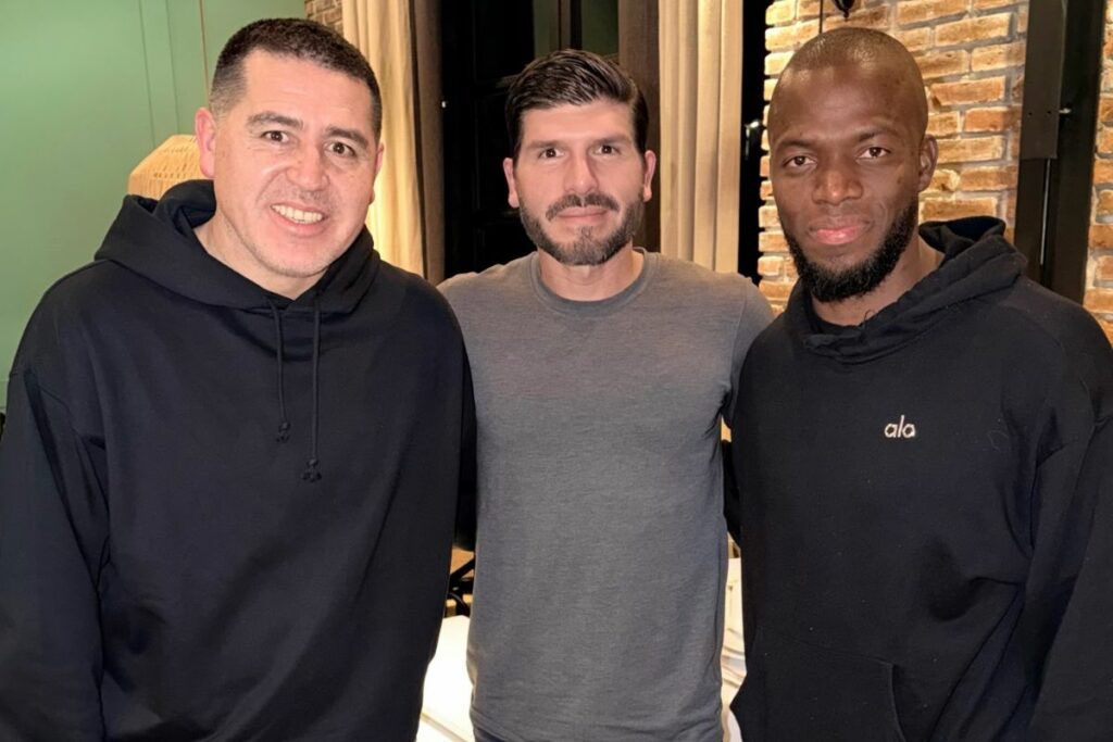 the_Storm_32's tweet photo. @Pato_Bocaa @MaxUnbol_Arg El Presidente Roman Riquelme 😎 https://t.co/hJ8ruPPVdB