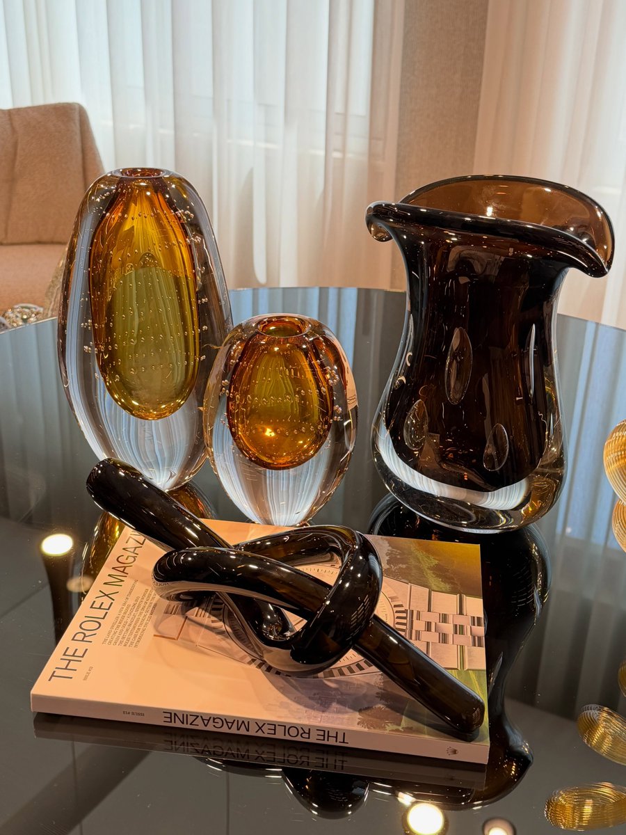 ManuelNeeljqc's tweet photo. A touch of bold, a touch of art. Unique glass pieces designed to elevate your space and make every corner feel effortlessly luxurious. Le Coin, Al Asadi Complex, Sweifieh, 2nd Floor. DM us for details. https://t.co/rEnz7bXSNC