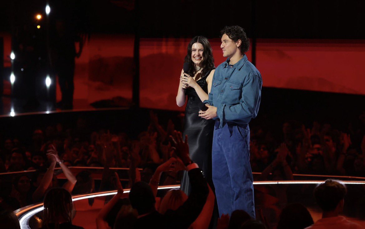 offcampusseries's tweet photo. Ella Bright and Belmont Cameli on stage at the #VMAs https://t.co/RagJ8hR0Mh