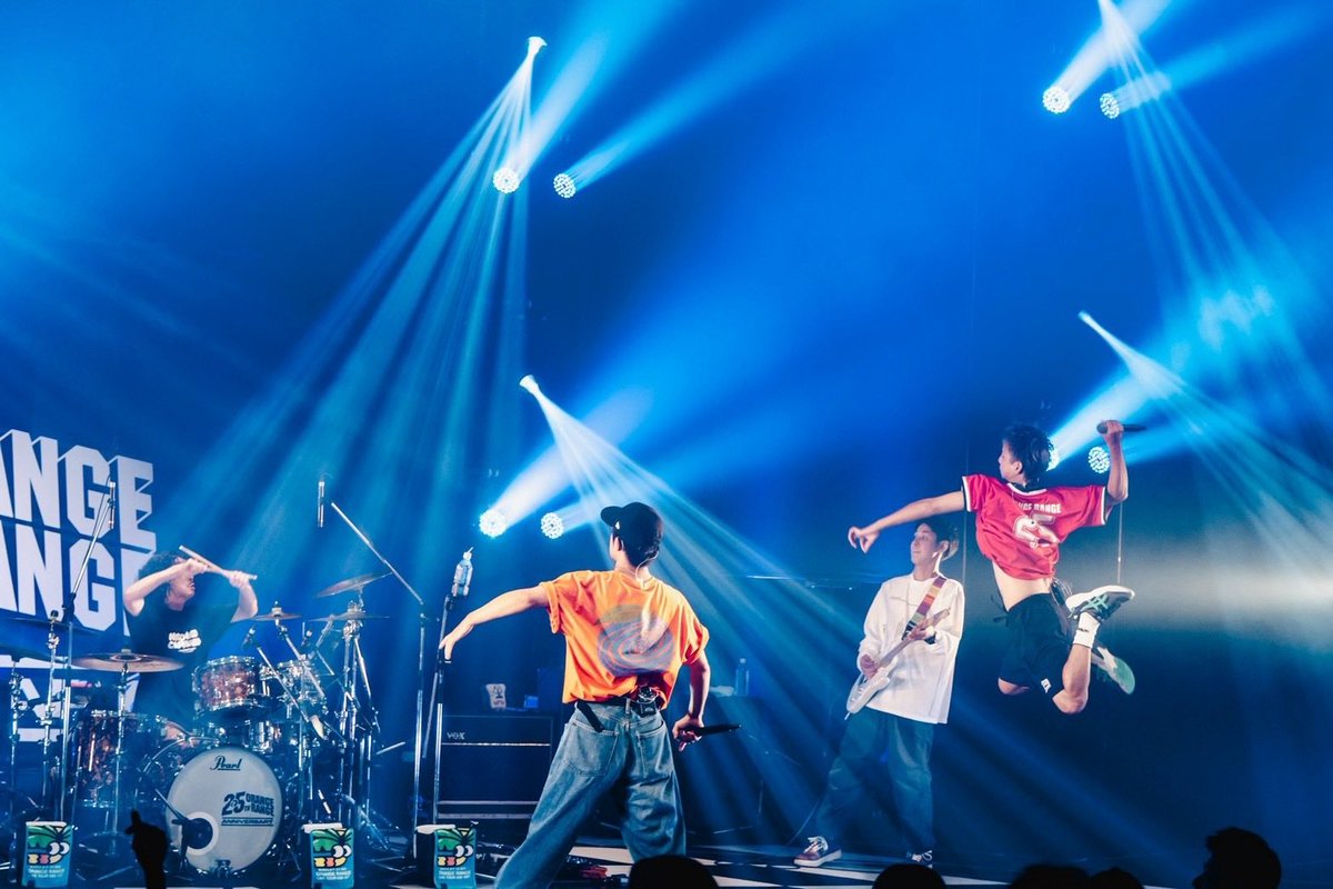 OR_HIROKI's tweet photo. ORANGE RANGE LIVE TOUR 026-027
〜おかげさまで25周年！ニコニコカーニバル〜 広島・東広島芸術文化ホール くらら 大ホール！最後まで途切れなかったテンション。さすが広島！いつも力もらってます！ありがとうございました〜 https://t.co/PadP269LKv