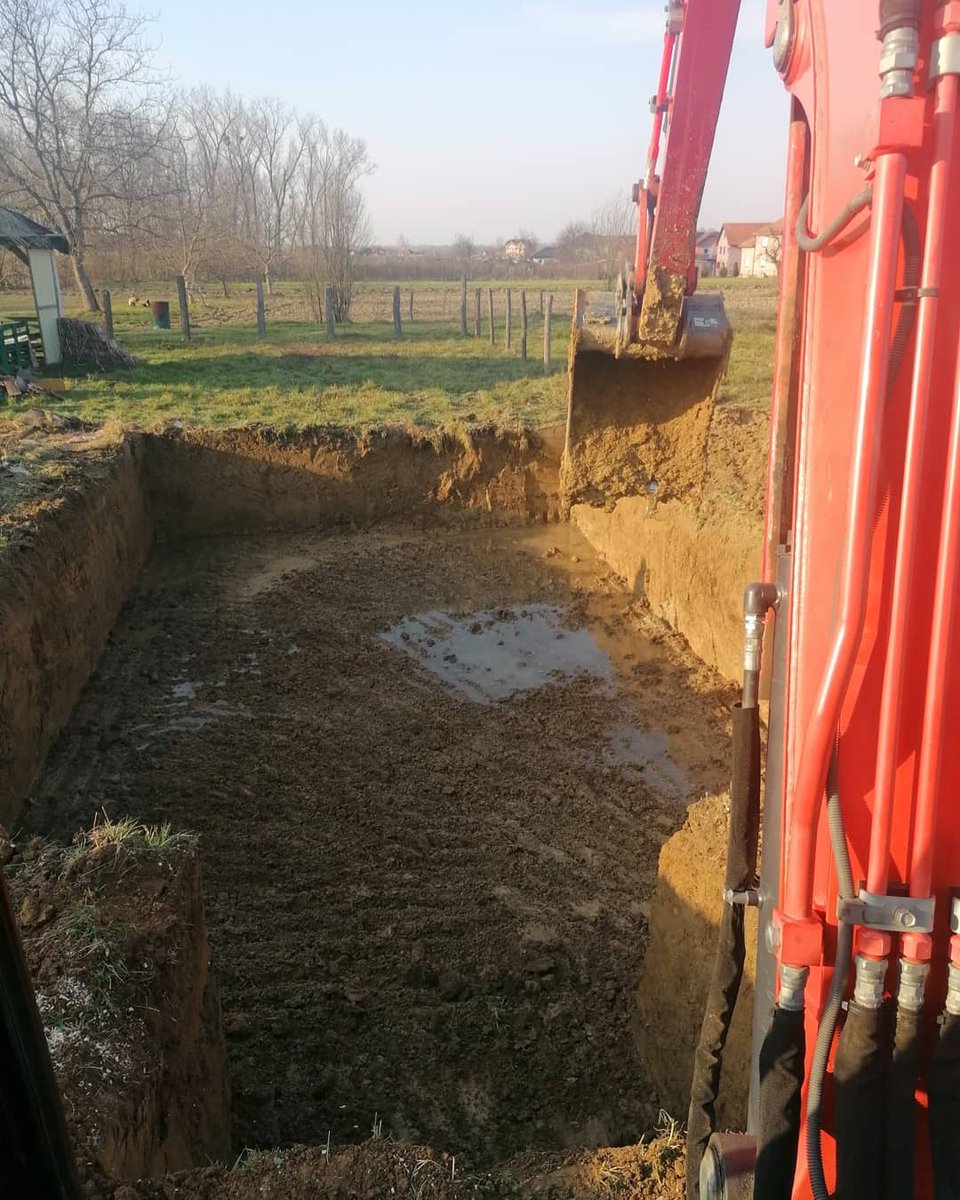 gracedavis752v0's tweet photo. Pool excavation https://t.co/dK7DxkCYG9