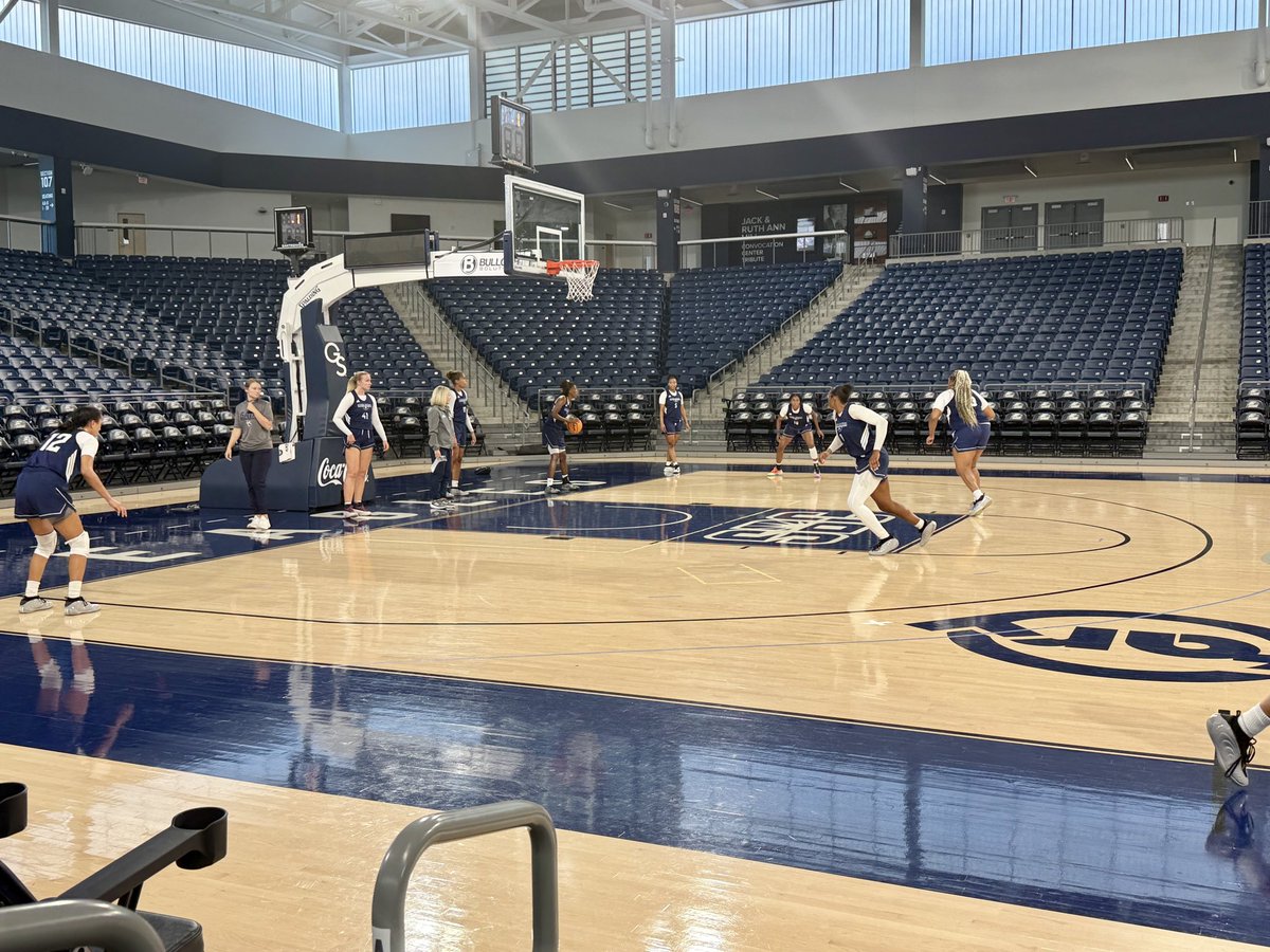CoachHalWilson's tweet photo. Another great day in Eagle Nation. Caught the women’s basketball clinic and then men’s soccer match. 
#HailSouthern
#GATA https://t.co/yV4HI0mQza