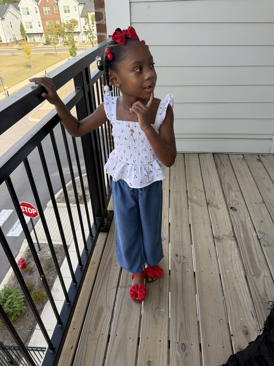 grindhard08's tweet photo. Happy Birthday 🎂To My Baby Gracelyn Daddy love ❤️ you BIG 6️⃣🎂 it’s your world 🌎 I’m just living in it 🤞🏽😘😩 https://t.co/xqLTeJccFp