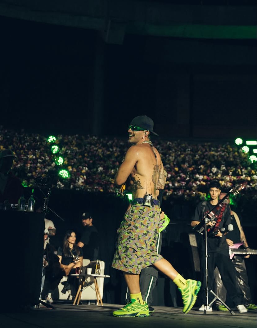 FeidCenter's tweet photo. FEID!!💚 https://t.co/3J1eB0sJDP