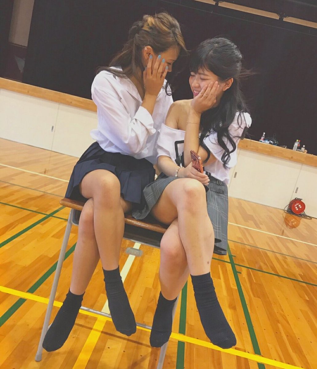 4reall999's tweet photo. 靴下  #靴下 #靴下フェチ #足フェチ https://t.co/7gj1jvpM5C