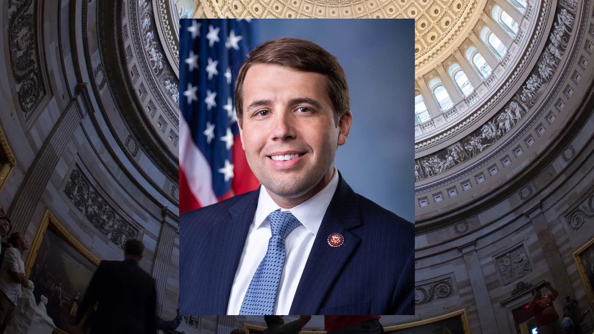 PpollingNumbers's tweet photo. New - Senate poll - New Hampshire

🔵 Chris Pappas 47.4%
🔴 John Sununu 40.5%

Trafalgar #B - LV - 9/27 https://t.co/w694RnlwH2