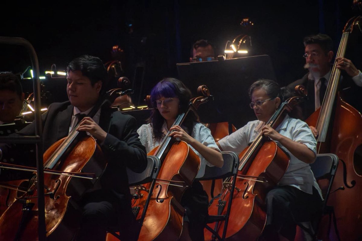 CCUBUAP's tweet photo. ✨ Así vivimos Recordando al Divo de Juárez 💜🎶
Una tarde en la que cantamos, recordamos y celebramos juntos la música de Juan Gabriel. 🎤 🫶
📸 Revivamos algunos momentos de este homenaje.
#CCUBUAP #RecordandoAlDivo #JuanGabriel #OSBUAP #SomosGrandesPorqueSomosHistoria https://t.co/FFWLZVCH43