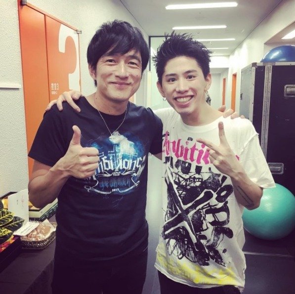 Pleasure2023_'s tweet photo. 稲葉さんだけじゃなく、先輩との距離感が抜群に上手いワンオクTakaさん

#稲葉浩志
#木村拓哉
#桜井和寿
#HYDE https://t.co/7g6wdRjVOd