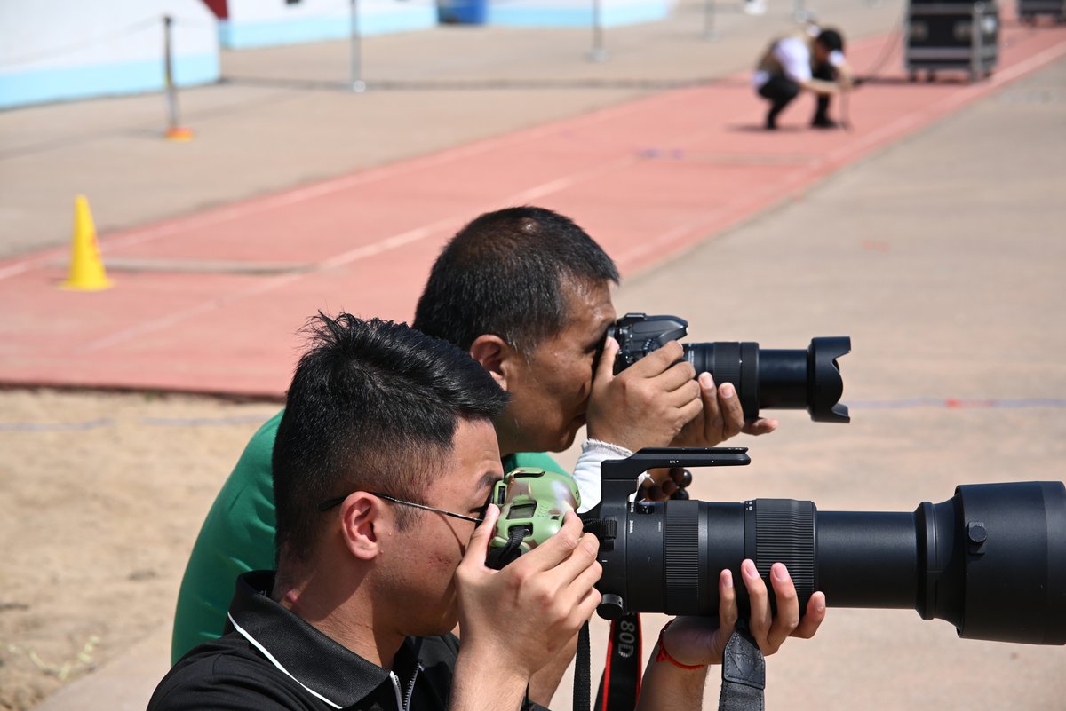 DanielaRedk6's tweet photo. Nuestro club de fotografía organiza un taller de retratos este sábado de 10 a 12 h! Trae tu cámara y ven a capturar momentos geniales! https://t.co/hMlTNFPo3y