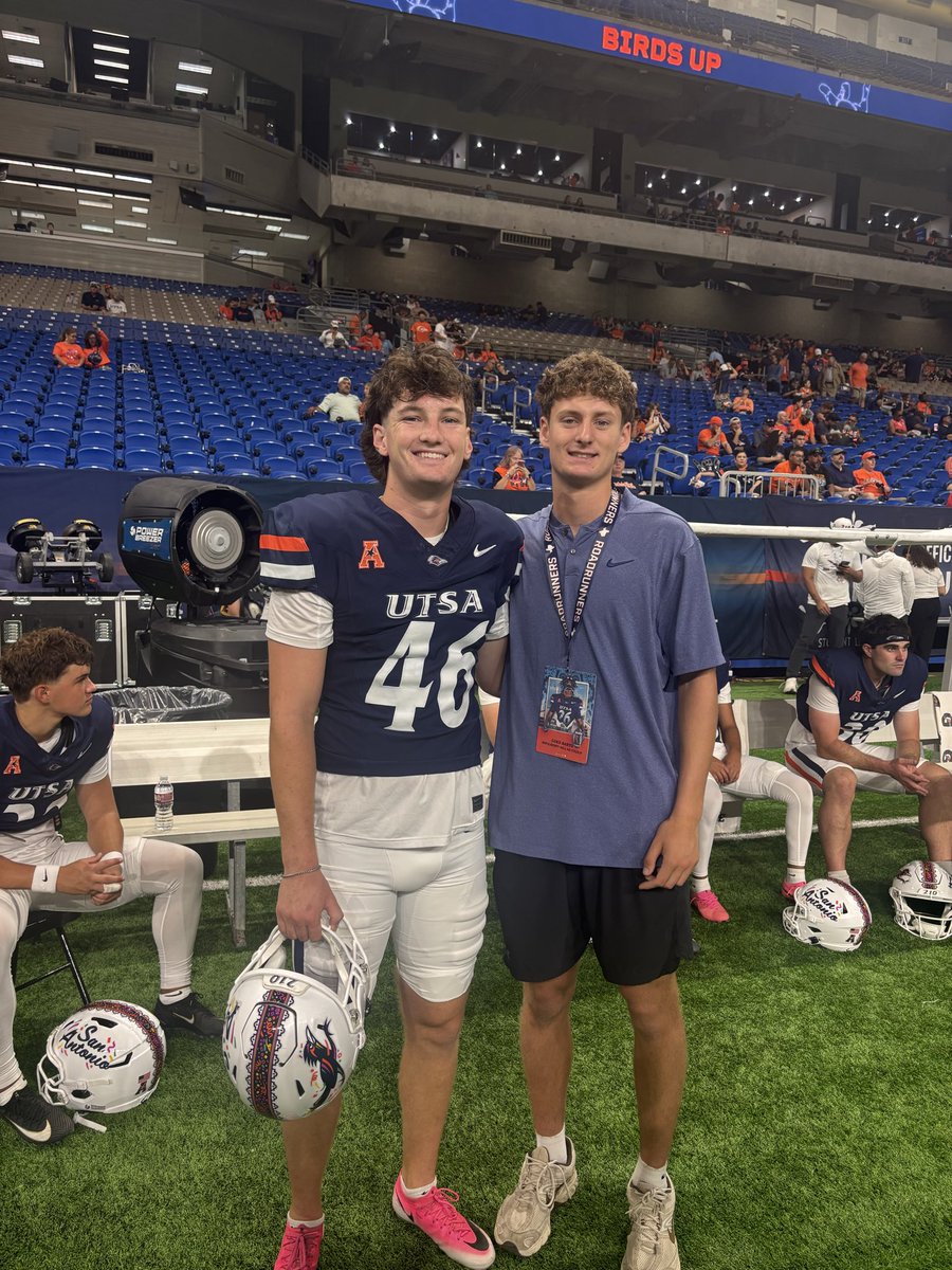 Barto_luke_'s tweet photo. Great time watching @UTSAFTBL get the win yesterday! Thank you for having me out, @CoachBrownUTSA &amp; @Coach_Cotton713. 

Best of luck to @BDoane_2026_K the rest of the season!

@cgarza79 @CoachSeaborn @LH_Panthers_FB @Chris_Sailer @SchneiderAidan @ThePuntFactory @HKA_Tanalski https://t.co/MBFWEpfx5S