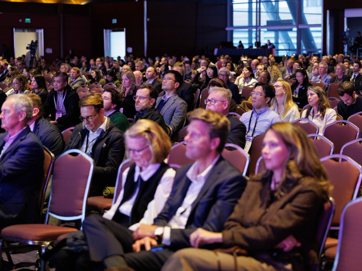 ASTRO_org's tweet photo. The highly anticipated #ASTRO26 Clinical Trials Session showcased important new evidence and emerging advances across radiation medicine, highlighting findings with meaningful implications for clinical practice.

Start planning your schedule for Day 3: https://t.co/dgnQauF9sf https://t.co/efeLdreU6H