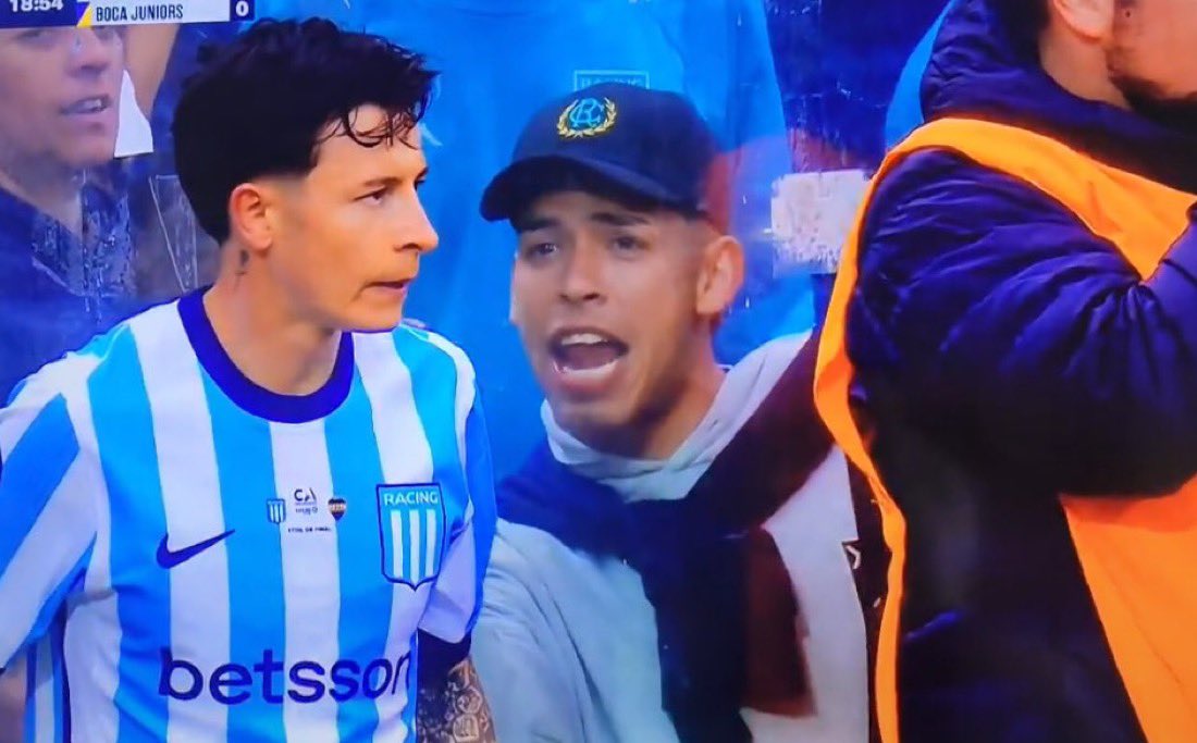 Virrey__'s tweet photo. A este tipo su club le dio el momento de su vida. Y se lo arruino en el mismo dia https://t.co/oGy1tFrsJf