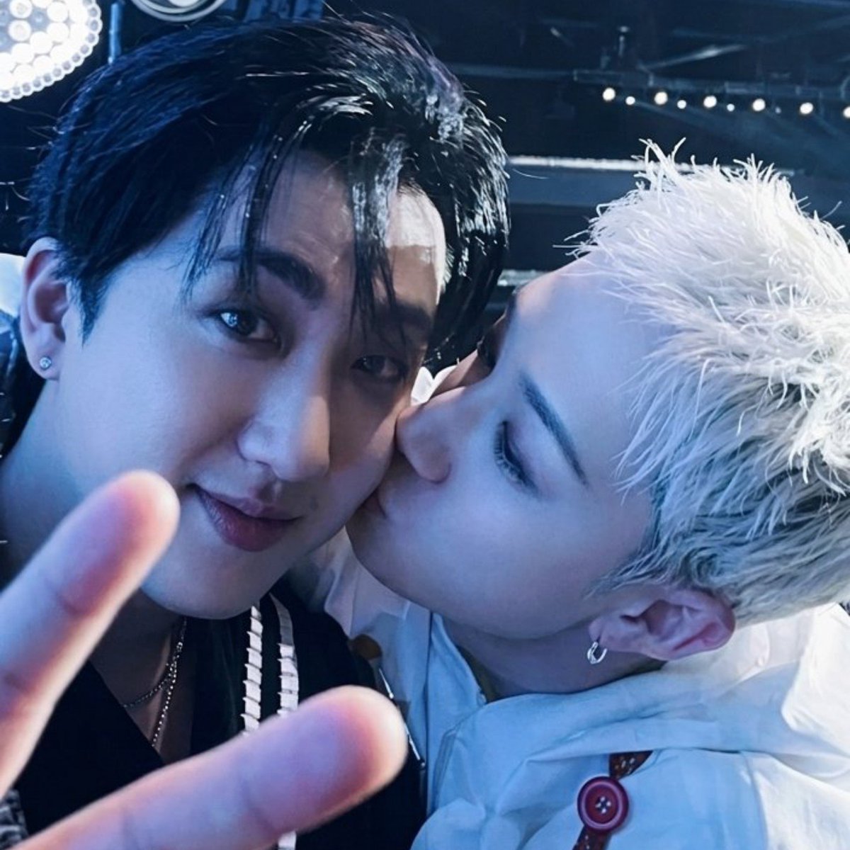 jutdwa3ki's tweet photo. someone tell binsung to stop being a loser https://t.co/b4ET9RMm7E