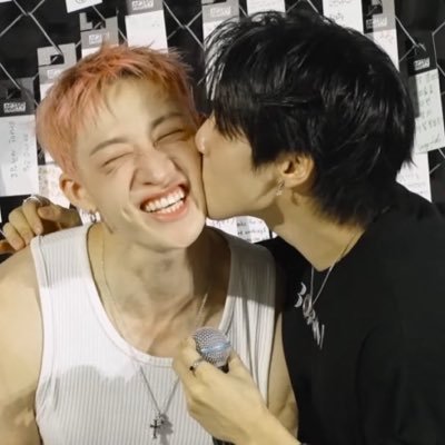 jutdwa3ki's tweet photo. someone tell binsung to stop being a loser https://t.co/b4ET9RMm7E