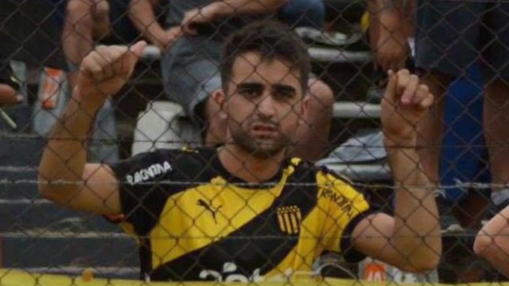 danielalen11's tweet photo. En vísperas de un nuevo aniversario, no olvidarse de Hernán, él era y será uno de nosotros, solo salió a festejar por su Club. Ya 10 años. 
Mi saludo y respeto a su familia. https://t.co/xlbSwZjVNR