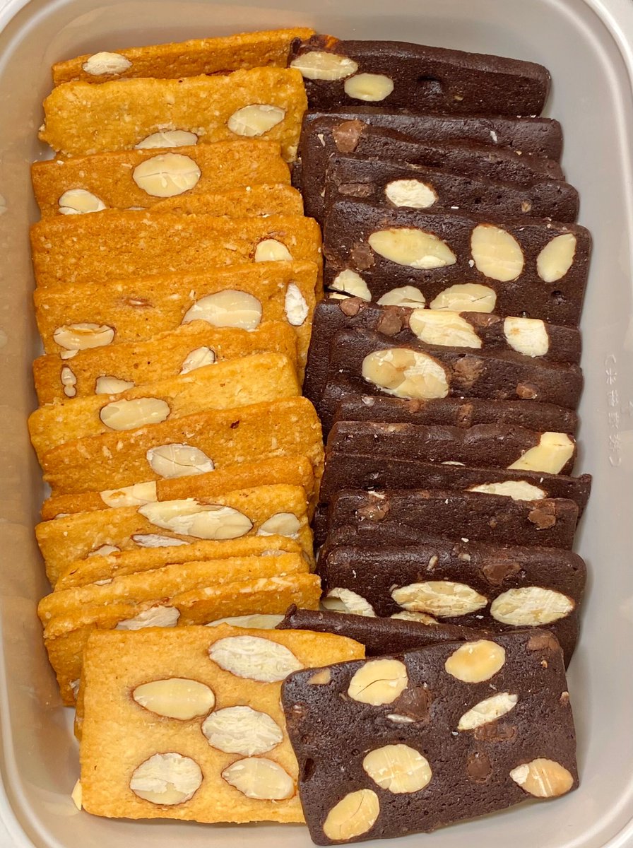 KeraJerrel776's tweet photo. Estas galletas de chocolate con nueces son una delicia! Compártelas con quien quieras alegrar hoy ， https://t.co/0KetMskJ54