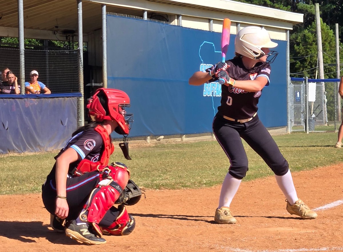 HayleeMangione's tweet photo. Had an amazing camp with @USCBSoftball today! Worked on lots of catching and hitting and ended it with a scrimmage. I had a ton of fun with Penelope as well! I also took a quick look around campus after and loved what I saw. I can’t wait to come back again! @CodeeYeske @CarEliteNCorg @CarElite2930