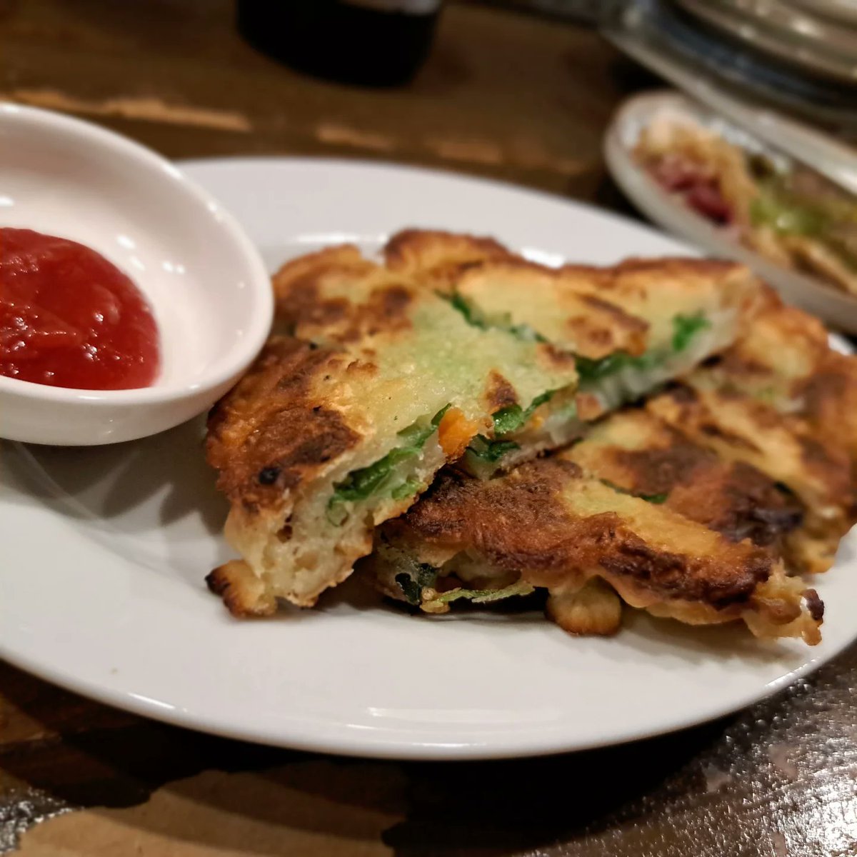 JudsonDeteqm's tweet photo. A weekend I couldn’t get through without a drink. Enjoyed “hormone yukhoe” and “shiso chijimi” at OBANI—they soothed my weary soul. Thanks for the delicious meal! https://t.co/h1C9wTI5R4