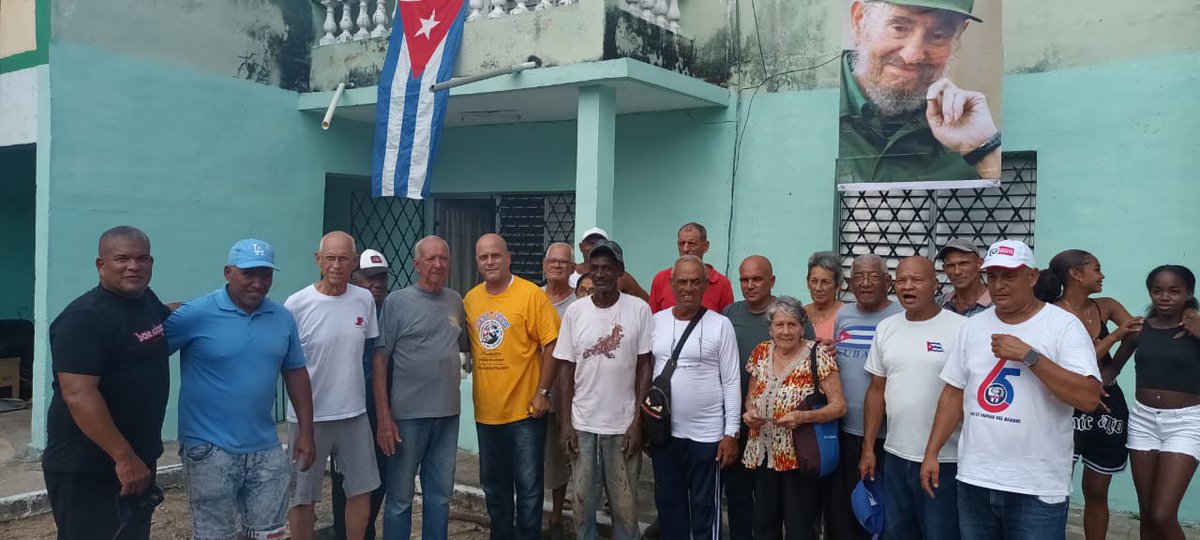GHNordelo5's tweet photo. Estamos recorriendo CDRs en Matanzas, provincia Vanguardia Nacional, y visitando a fundadores de nuestra organización. #Cuba #CDRCuba #66AñosCDR https://t.co/ywWu1UONR6