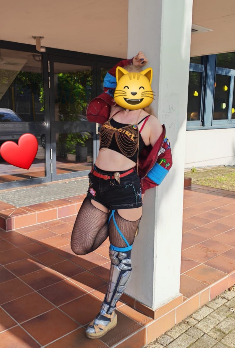 SuryaEzuryVT's tweet photo. Got to wear my Cyberpunk fit today! https://t.co/Lv78y1l7En
