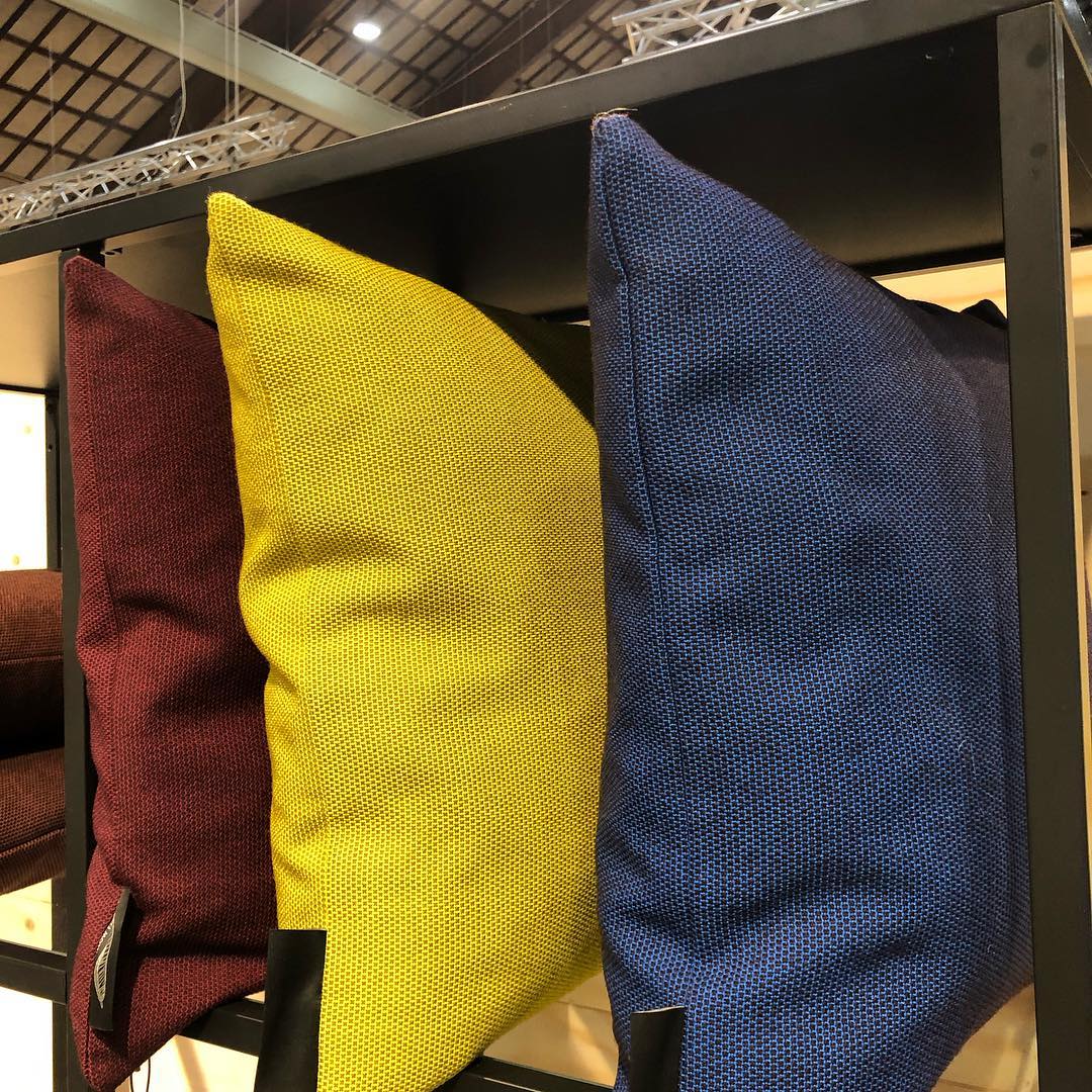 MarionFora5eoe's tweet photo. Decorative throw pillows from Copenhagen Pillow Factory: 7 plastic bottles make 1 pillow. Sustainable Danish design for your sofa. https://t.co/grQEkok8Nx