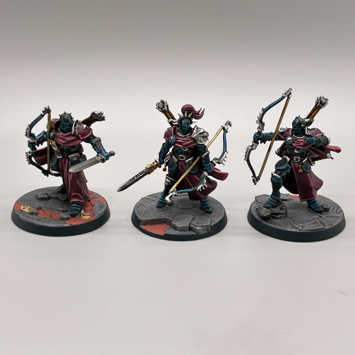 Cradicus's tweet photo. Stormbringer Issue 29! After a while away working on 40k I’m finally back in Age of Sigmar with some Vigilors for my Blooded Dawn stormhost! I like these dudes with their cool bows, flowing robes and neat poses. 

#PaintingWarhammer #WarhammerCommunity #AgeOfSigmar #Stormbringer https://t.co/i42YIIznfk
