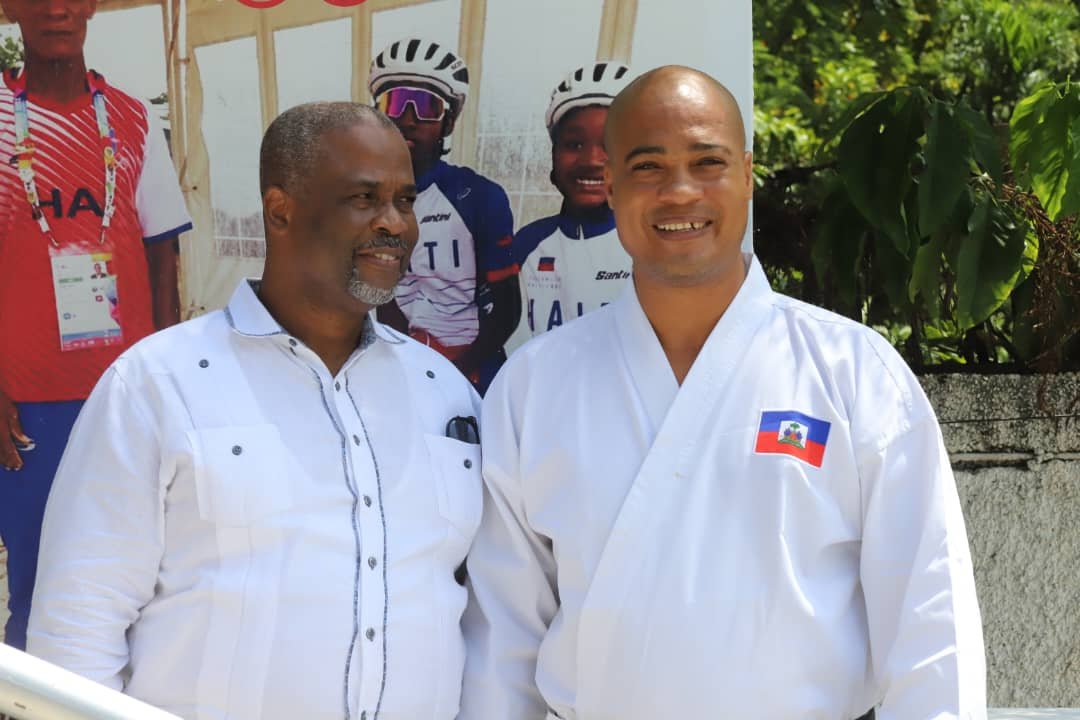ParrainInfos's tweet photo. COMITÉ OLYMPIQUE HAÏTIEN 🏆🇭🇹

📍Invité par le Comité Olympique Haïtien, le théologien et politologue Jean-Claude Telasco a marqué sa présence par une intervention axée sur l’importance du sport et de la discipline.

Évoquant son expérience dans le karaté durant sa jeunesse.... https://t.co/qJx39zcwyK