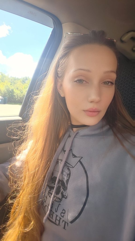 Mary_KayUltra's tweet photo. Somebody order me food, I'm too busy watching the Raiders game.

Don't forget football bets all day long 🏈  

#findom https://t.co/0JaX6qoQgV