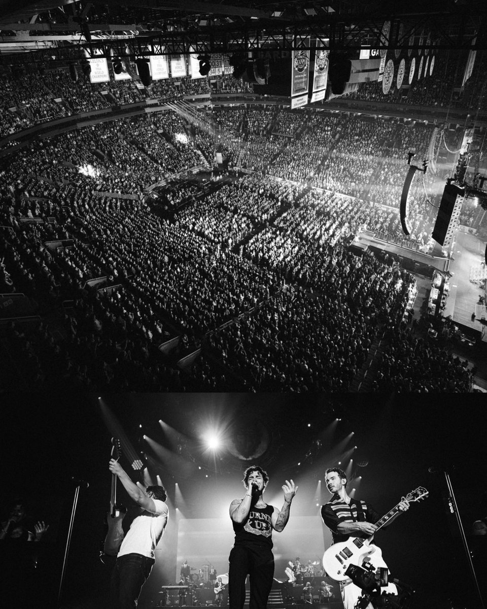 Jonas_DailyNews's tweet photo. Jonas Brothers via Instagram: BURNING UP FOR YOU NEW ENGLAND ❤️‍🔥

The best time kicking off The Burning Up Tour All Over Again with you in Boston and Manchester. Thank you for coming out and bringing the energy, we can’t wait to see more of you on this run. Toronto, you’re next ‼️ https://t.co/XNBp0Pv9bl