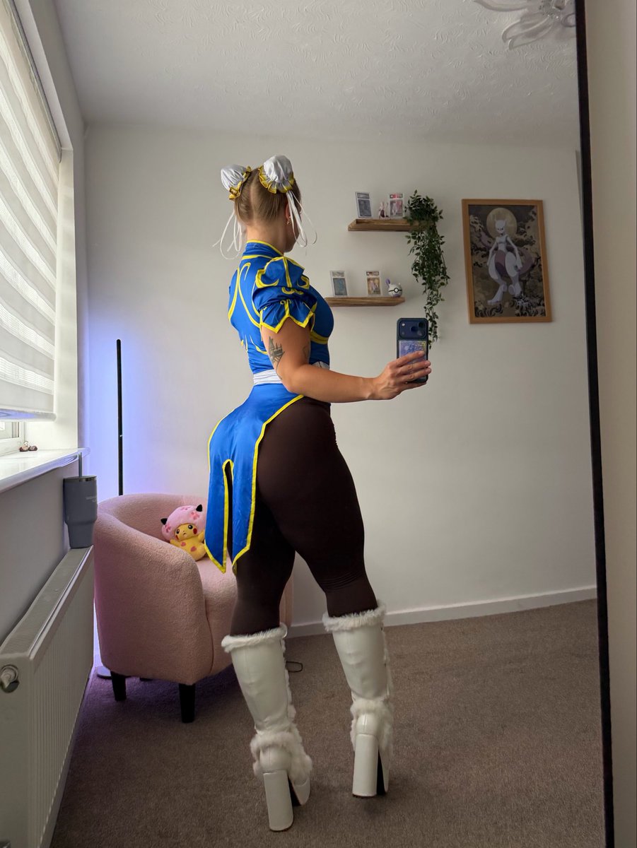 _mommymewtwo's tweet photo. lower body accurate Chun Li https://t.co/vtrwM8f97e