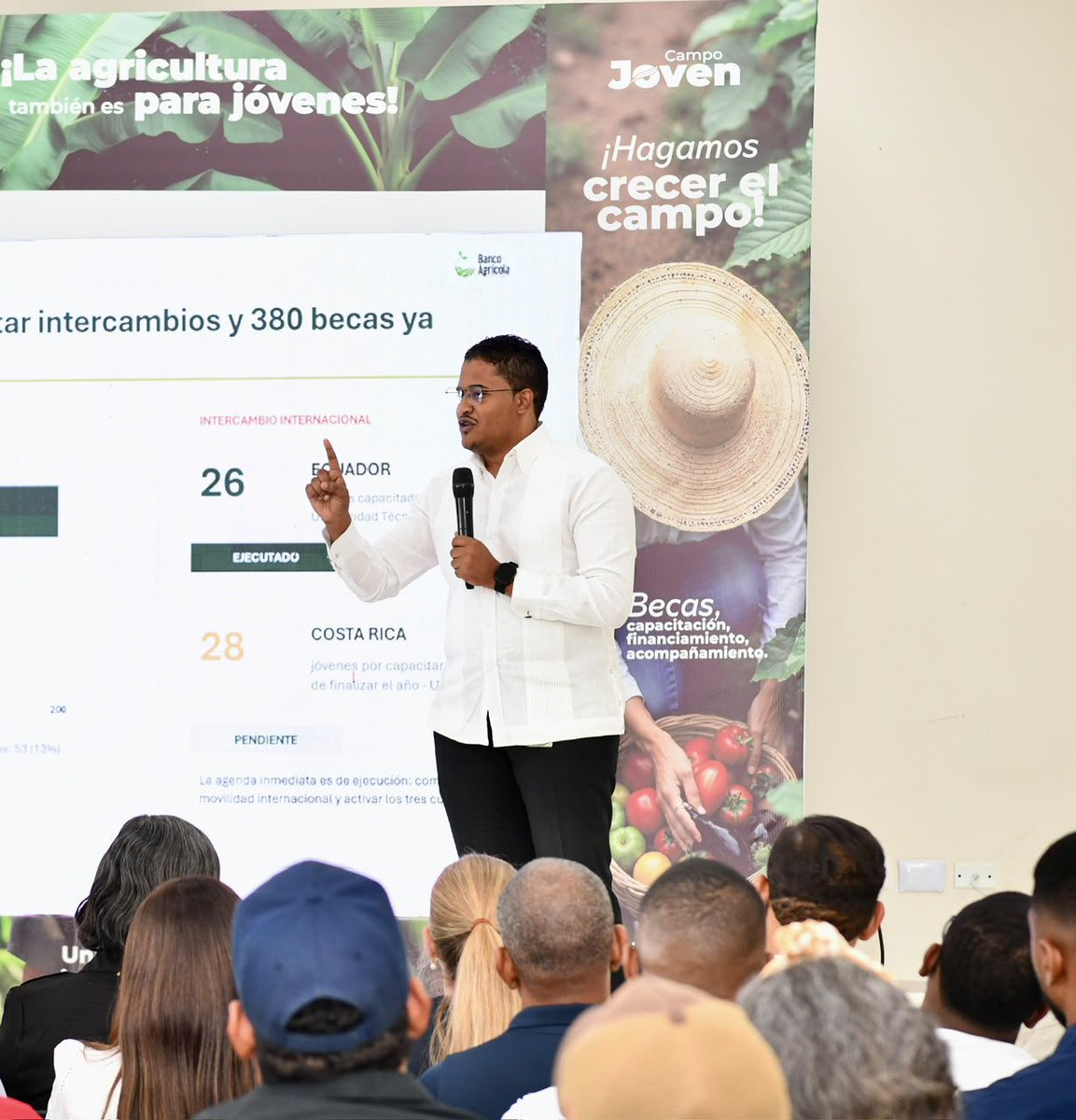 bagricolaRD's tweet photo. 🌱 ¡Campo Joven supera los RD$200 millones a tasa cero y respalda más de 400 proyectos agropecuarios!

En coordinación con @JuventudRD, entregamos cerca de RD$3 millones a jóvenes productores de Hato Mayor. Seguimos impulsando el relevo generacional. #CampoJoven https://t.co/zQjK9hOVNU