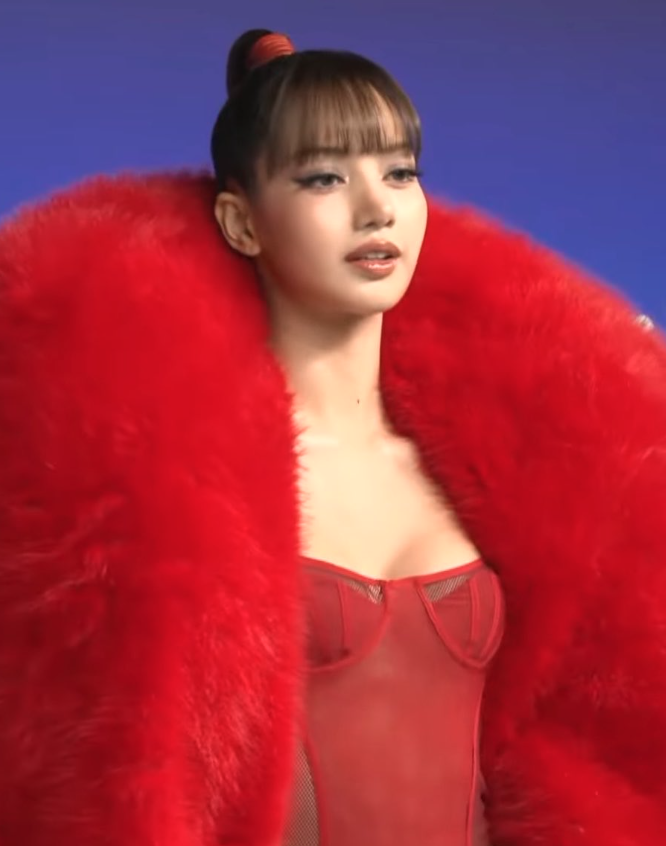 AboutMusicYT's tweet photo. Lisa has officially arrived at the VMAs. She is set to perform her new single, SaWaDika, later tonight. https://t.co/8hsDHWtBq7