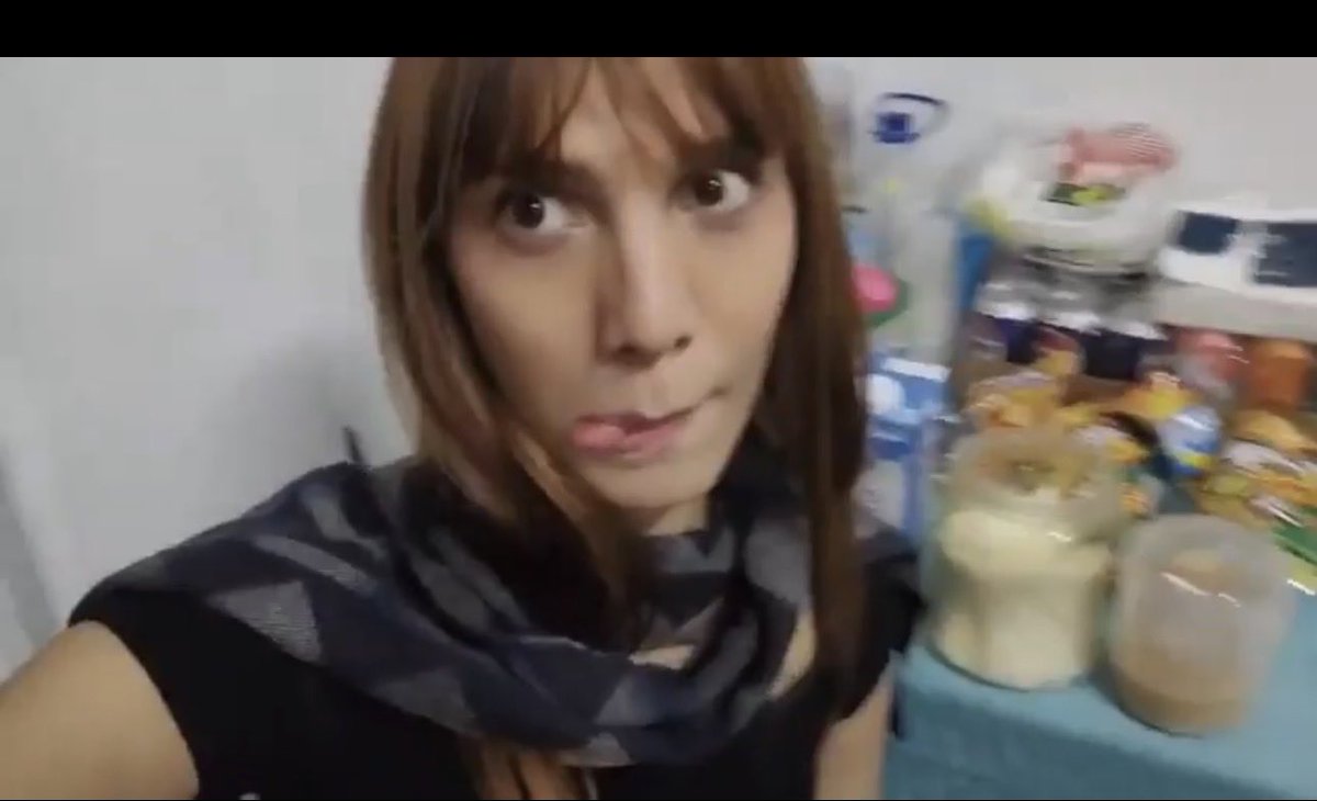 GeoRMD15's tweet photo. @AnonimoSV503 Y esa mamacita lamiéndose?😛 https://t.co/Naw01Yzx5m
