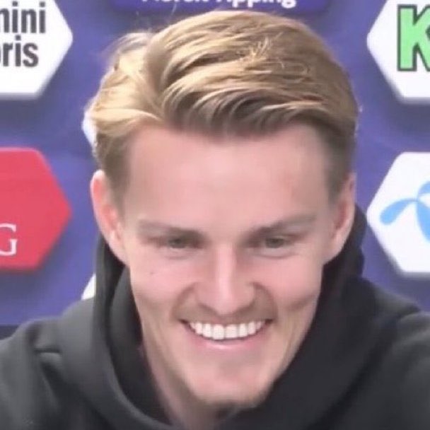 90MinutesHQ's tweet photo. 🚨🗣️ Martin Odegaard: “We didn’t win today but seeing Cristiano Ronaldo happy was enough to make me smile. He’s an idol and in Norway we love him.” 🇳🇴 https://t.co/2Lwrmlcjts