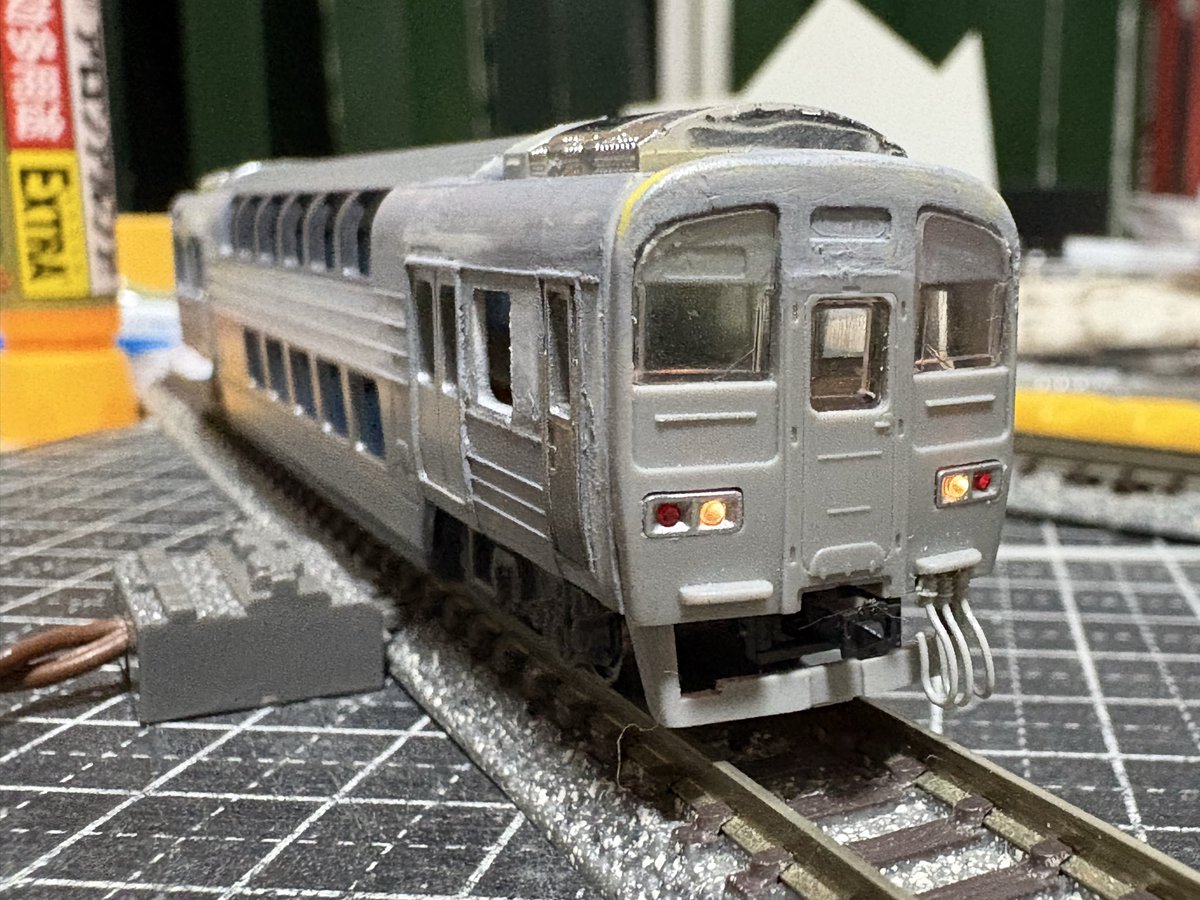 2Kusatu's tweet photo. 「クハ415-1901製作」
KATOの211系からライト��ニットを移植してライト点灯化させました。
いい感じです😁 https://t.co/SpLE4CREM7