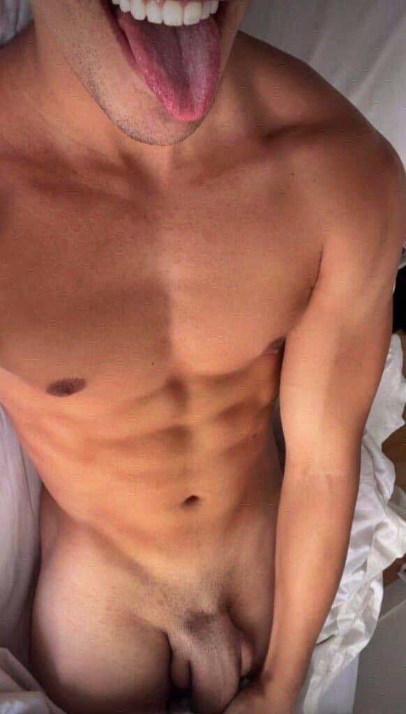 MasterMarkxay's tweet photo. @brunosoumis Be my sub https://t.co/pjd94mAK8B