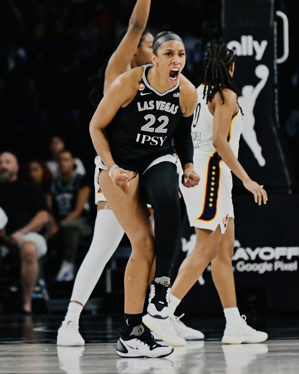 BleacherReport's tweet photo. A'JA WILSON DOMINATES IN GAME 1 VS. FEVER 🔥

38 PTS
15/19 FG
16 REB
4 BLK https://t.co/jPBs3JCaOy