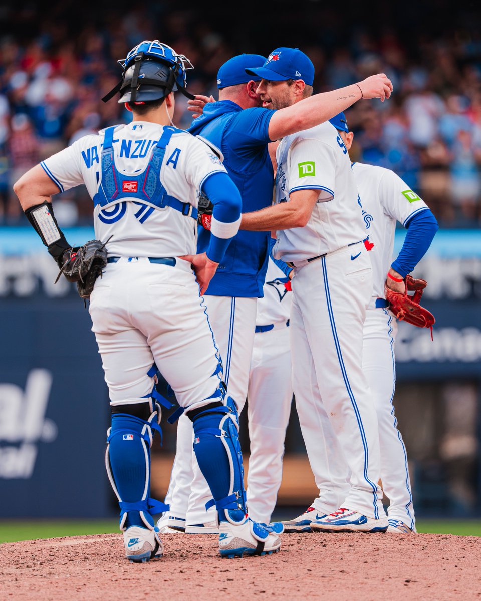 BlueJays's tweet photo. Game 1 or 162. 
Season 1 or 19. 

Max effort. Max intensity. Max LOVE 💙 https://t.co/aint87TwSp